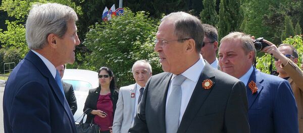 Sergei Lavrov e John Kerry em Sochi - Sputnik Brasil