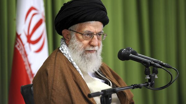 Líder supremo iraniano, Ali Khamenei, discursa em reunião em Teerã, Irã, outubro de 2017 - Sputnik Brasil