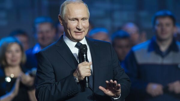 Presidente russo, Vladimir Putin, discursa perante funcionários da fábrica GAZ em Nizhny Novgorod, 6 de dezembro de 2017 - Sputnik Brasil