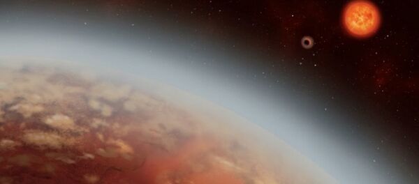 O planeta K2-18b e o recém-descoberto K2-18c, orbitam sua estrela K2-18 (anã vermelha), localizada à distância de 111 anos-luz da Terra na constelação de Leo (apresentação artística) - Sputnik Brasil