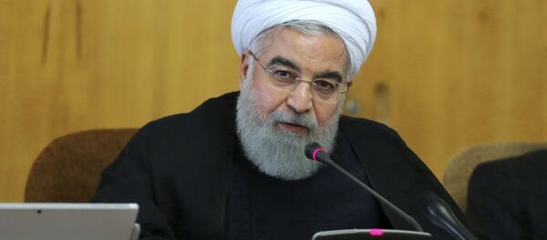 Presidente iraniano, Hassan Rouhani, falando durante uma reunião com os ministros em Teerã, Irã, 11 de outubro de 2017 - Sputnik Brasil