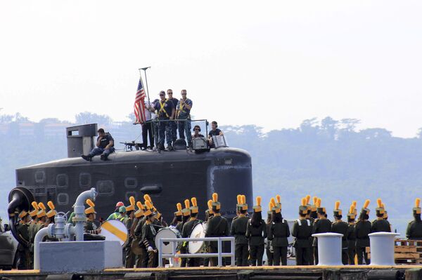 Submarino norte-americano USS Topeka no porto filipino de Subic  - Sputnik Brasil