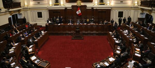 Peru's Congress President Luis Galarreta leads the session to file a motion to impeach President Pedro Pablo Kuczynski - Sputnik Brasil