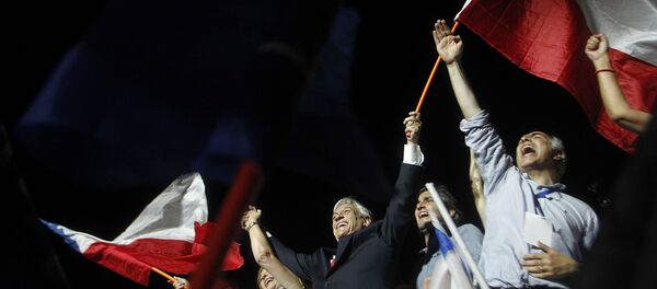 Sebastián Piñera obteve 54,5% dos votos contra 45,2% de Alejandro Guillier - Sputnik Brasil