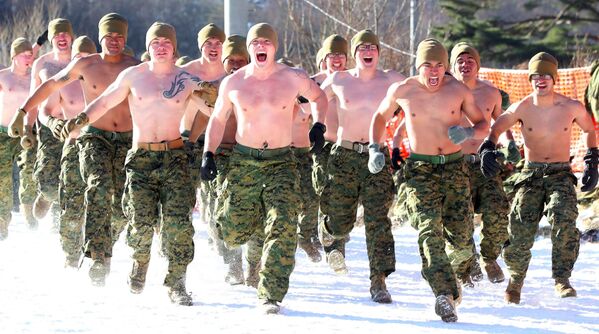 Treinamento de fuzileiros navais sul-coreanos e norte-americanos que decorre em Pyeongchang - Sputnik Brasil