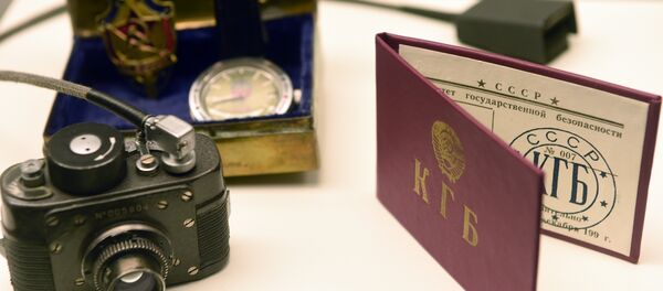 Kit do agente da agência secreta soviética KGB no Museu de Espionagem na cidade alemã de Oberhausen - Sputnik Brasil