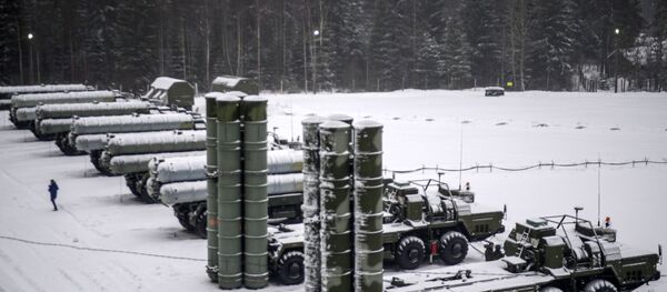 Junto com os sistemas de mísseis Iskander e os sistemas antinavio Bastion, os S-400 constituem a base da estratégia militar russa destinada a proteger suas fronteiras de uma possível agressão por parte da OTAN. - Sputnik Brasil