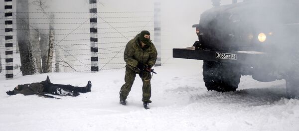 O S-400 Triumph, de fato, desfruta de um leque muito mais vasto de caraterísticas, sendo o único sistema deste tipo capaz de escolher trabalhar com 4 mísseis diferentes - Sputnik Brasil