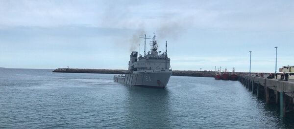 Barco da Marinha argentina que transportará o aparelho russo Pantera Plus para buscar o submarino San Juan - Sputnik Brasil