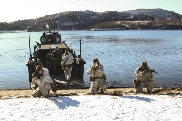 Noruega procura ressuscitar acordo militar da Guerra Fria com EUA Noruega procura ressuscitar acordo militar da Guerra Fria com EUA - Sputnik Brasil