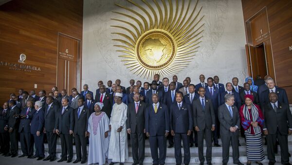 Participantes se reúnem para a foto da 28ª sessão ordinária da Assembleia da União Africana, em Adis Abeba, na Etiópia, na segunda-feira, 30 de janeiro de 2017 (AP Photo/Mulugeta Ayene). - Sputnik Brasil