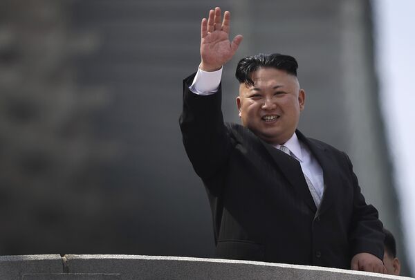 2017 também foi marcado por repetidos testes balísticos da Coreia do Norte e até mesmo um teste nuclear. Na foto, o líder norte-coreano Kim Jong-un. - Sputnik Brasil