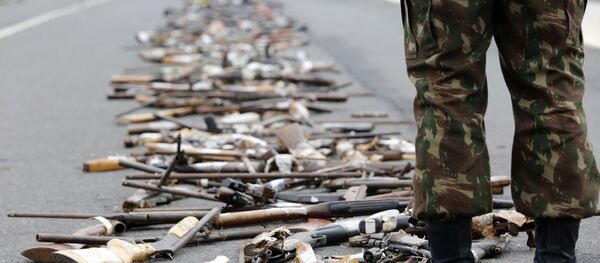 Operação Vulcão, realizada pelo Exército, destruiu 100 mil armas em todo o país - Sputnik Brasil
