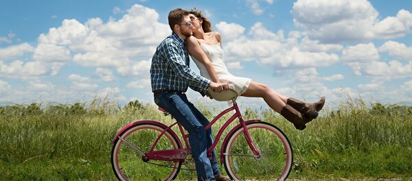 Casal - Sputnik Brasil