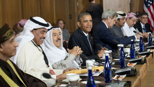 Barack Obama, John Kerry e líderes de vários países árabes do golfo Pérsico durante encontro em Camp David em 14 de maio de 2015. - Sputnik Brasil