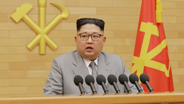 Kim Jong-un, líder norte-coreano, discursando no Réveillon - Sputnik Brasil