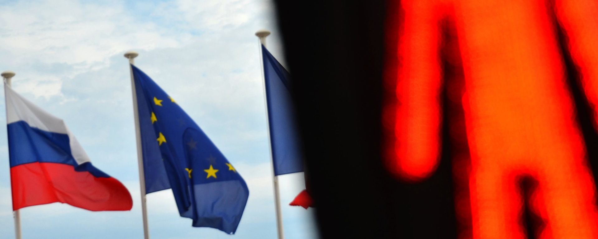 Bandeiras da Rússia e União Europeia - Sputnik Brasil, 1920, 19.09.2026