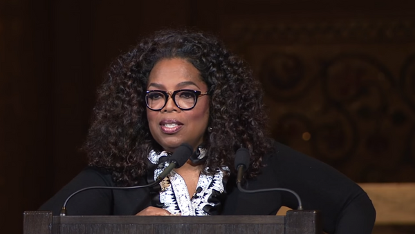 Oprah Winfrey speaks at Stanford University - Sputnik Brasil