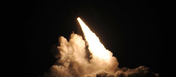 Lançamento de míssil Trident D5 a partir do submarino USS Kentucky, arquivo - Sputnik Brasil