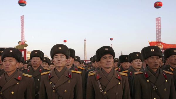 Militares norte-coreanos na Praça de Kim Il-sung em Pyongyang, Coreia do Norte (foto de arquivo) - Sputnik Brasil