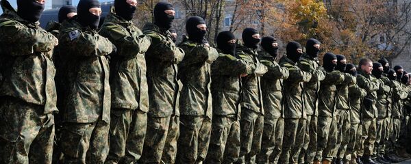 Envio de cadetes da unidade ucraniana Azov à zona conflituosa no sudeste ucraniano Envio de cadetes da unidade ucraniana Azov à zona conflituosa no sudeste ucraniano - Sputnik Brasil