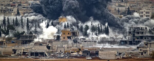 Ataque da coalizão dos EUA na Sìria - Sputnik Brasil