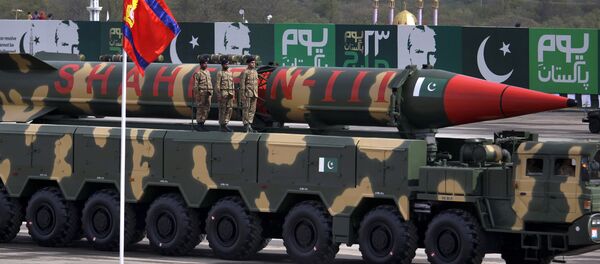 Míssil balístico Shaheen-III do Paquistão durante desfile militar em Islamabad (foto de arquivo) - Sputnik Brasil