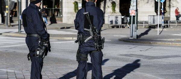 Armed police officers at the Gustaf Adolfs square in central Stockholm, Sweden (file) - Sputnik Brasil