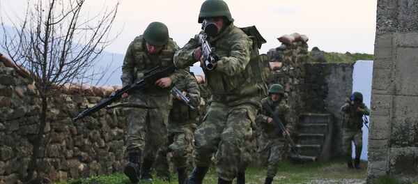 Soldados turcos durante exercícios, foto de arquivo - Sputnik Brasil