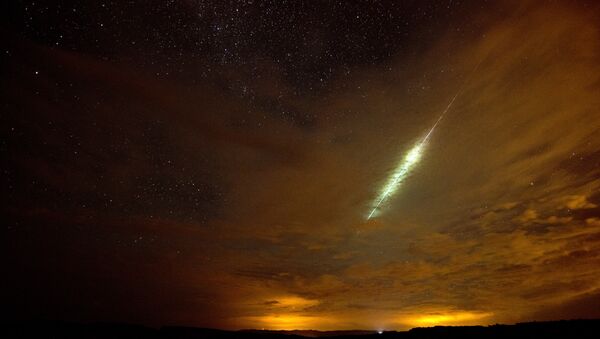 Meteorito no céu - Sputnik Brasil