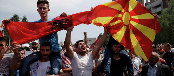 Protesto antigovernamental em Skopje, Macedônia, 17 de maio, 2015 - Sputnik Brasil