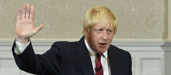 Vote Leave campaign leader, Boris Johnson, waves as he finishes delivering his speech in London, Britain June 30, 2016. - Sputnik Brasil