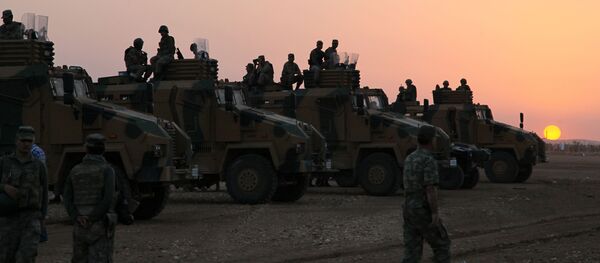 Militares turcos na fronteira turco-síria, foto de arquivo - Sputnik Brasil