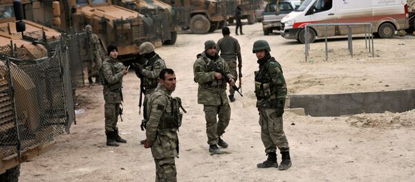 Militares turcos perto da cidade síria de Afrin, 22 de janeiro de 2018 - Sputnik Brasil