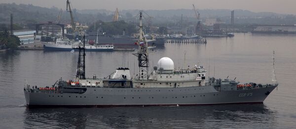 Navio de reconhecimento russo Viktor Leonov - Sputnik Brasil