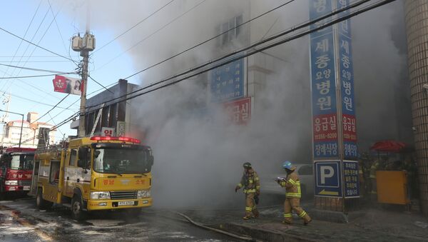 Incêndio em hospital de Miryang, Coreia do Sul. - Sputnik Brasil
