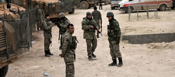 Forças turcas perto de Afrin, Síria, 22 de janeiro de 2018 - Sputnik Brasil