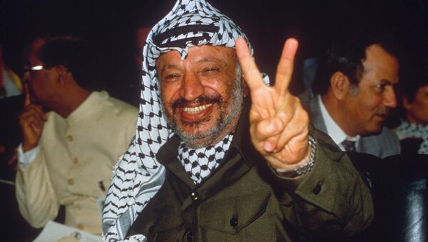 Arafat's signature peace symbol delivered in New York, 1993 - Sputnik Brasil