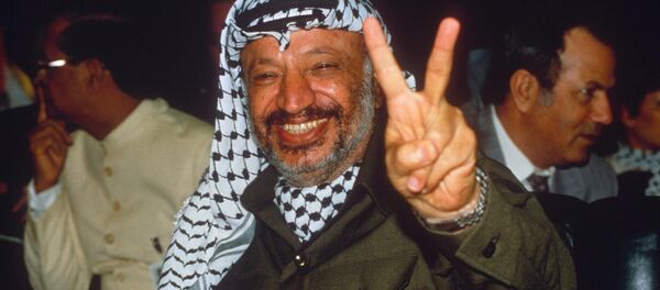 Arafat's signature peace symbol delivered in New York, 1993 - Sputnik Brasil