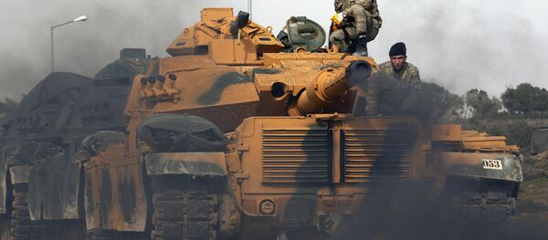 Tanques turcos na fronteira com a Síria, 22 de janeiro de 2018 - Sputnik Brasil