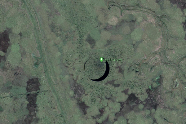 Imagem do Ojo de la Tierra feita do satélite, serviço Google Mapas Imagem do Ojo de la Tierra feita do satélite, serviço Google Mapas - Sputnik Brasil