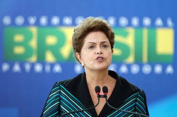 Dilma Rousseff em abril de 2015. - Sputnik Brasil