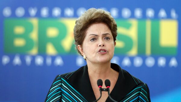 Dilma Rousseff em abril de 2015. - Sputnik Brasil