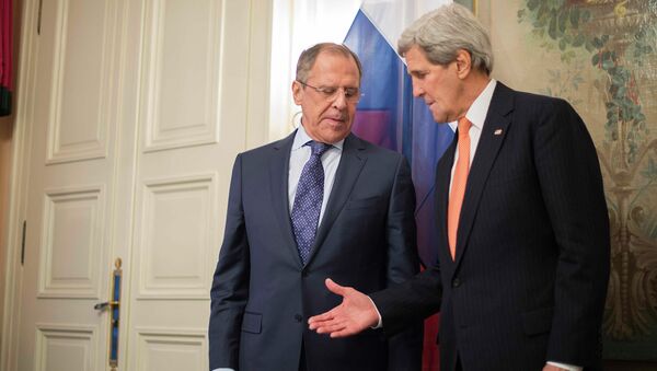 John Kerry e Sergei Lavrov em Munique, 7 de fevereiro de 2015 - Sputnik Brasil