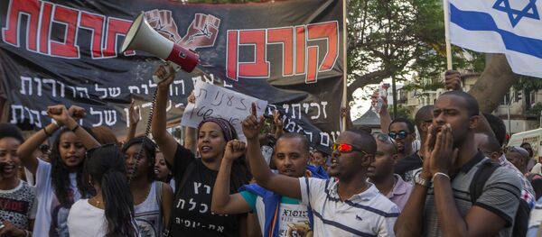 Judeus de origem etíope realizam protesto pacífico contra o racismo em Tel Aviv - Sputnik Brasil