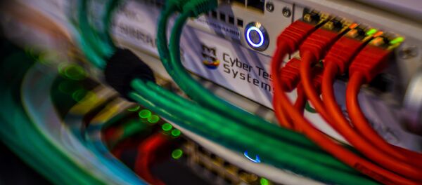 Servidores especializados em cibersegurança no Fórum Internacional de Cibersegurança em Lille, França - Sputnik Brasil