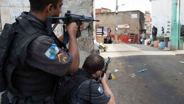 Polícia Militar realiza operação no Complexo do Alemão - Sputnik Brasil
