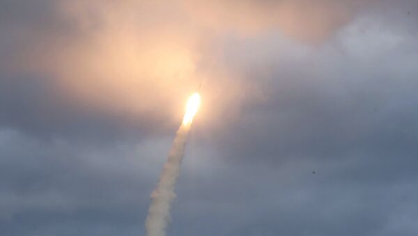 Lançamento de um foguete - Sputnik Brasil