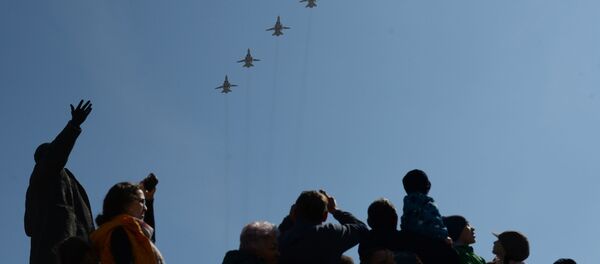 Bombardeiros Su-24M durante uma parada militar em Ekaterinburgo (foto de arquivo) - Sputnik Brasil
