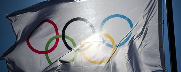 Bandeira olímpica na praça de condecoração dos vencedores dos Jogos Olímpicos de 2018 em Pyeongchang - Sputnik Brasil